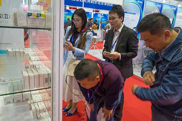 中國(guó)最早專(zhuān)業(yè)生產(chǎn)膠囊制劑企業(yè)|鹽酸二甲雙胍片 中國(guó)最早專(zhuān)業(yè)生產(chǎn)膠囊制劑企業(yè)|鹽酸二甲雙胍片